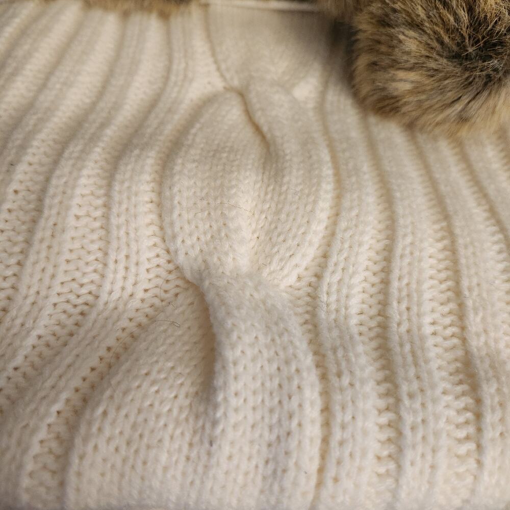 NEW VTG 2007 Bath & Body Works Y2K Faux Fur Cable Knit Purse / Pom Poms & Tag - Picture 9 of 11